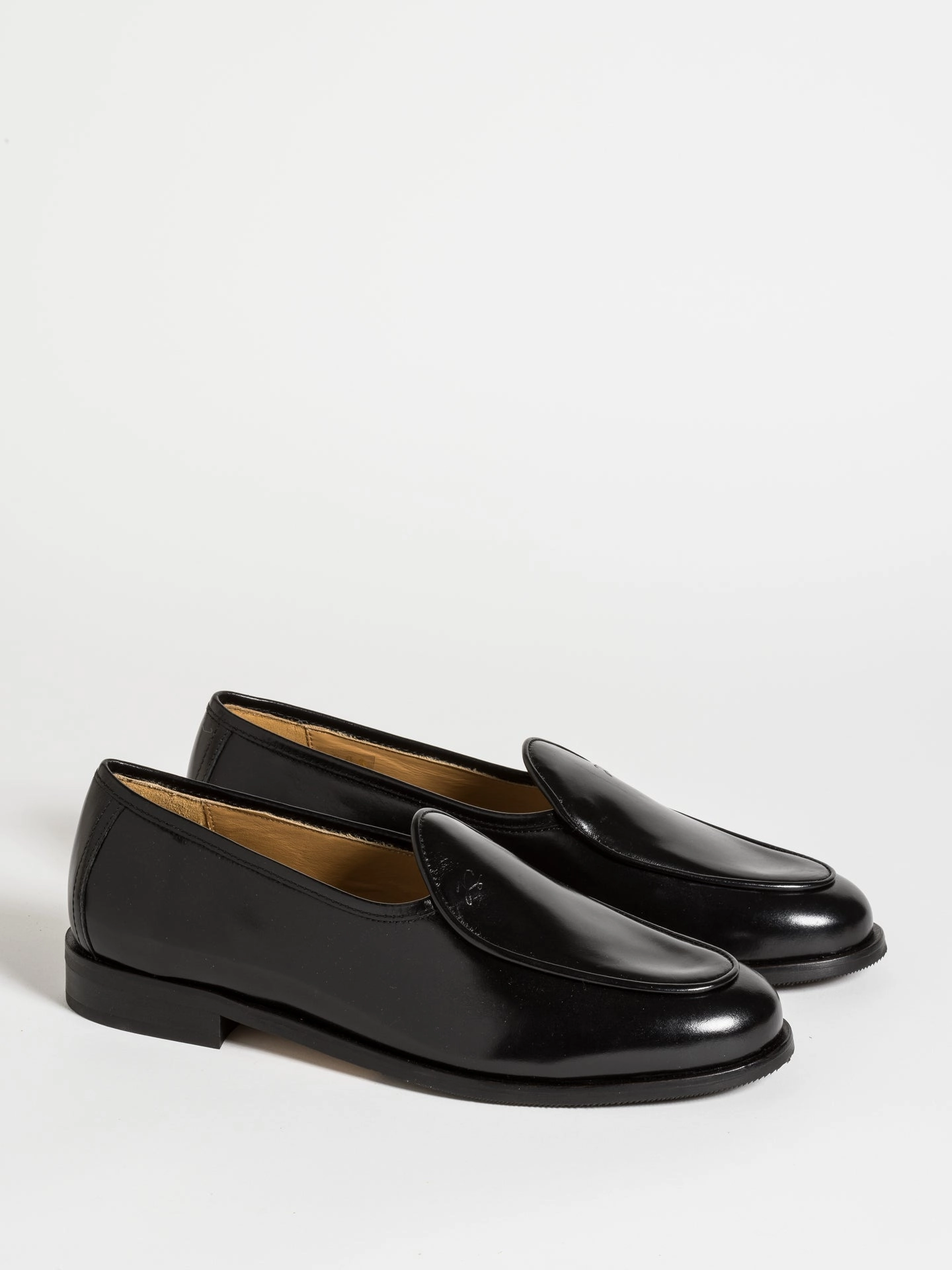 JACQUES NEW BLACK LEATHER Capsule Wardrobe