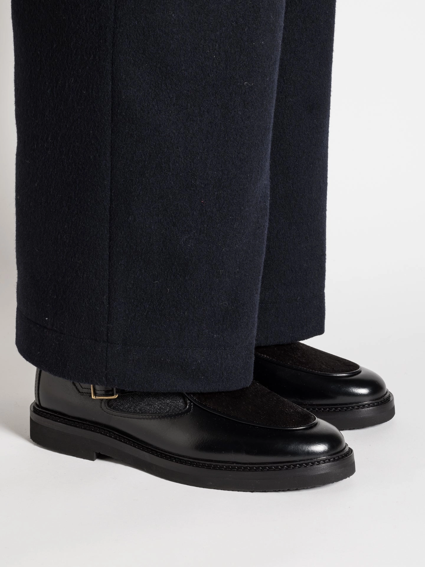 JO HAIRY CALF BLACK Trendy Vibe