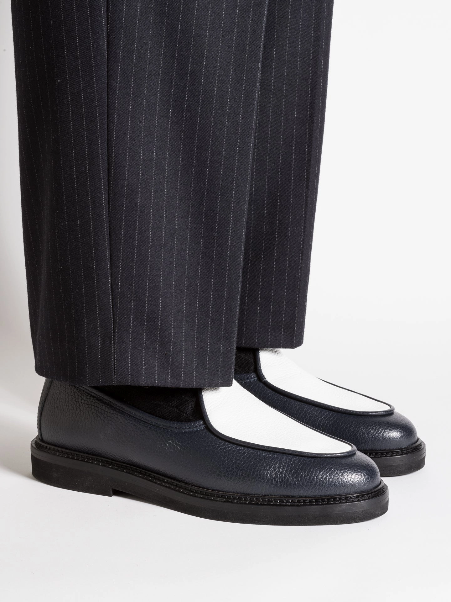LEX GRAINED NAVY AND WHITE Office-To-Outing