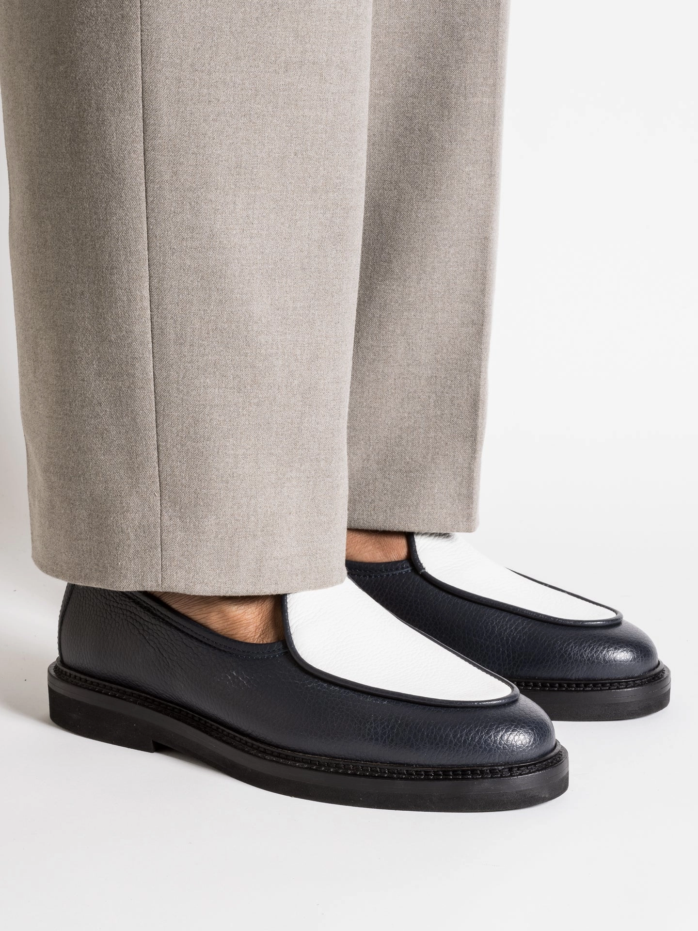 LEX GRAINED NAVY AND WHITE Office-To-Outing