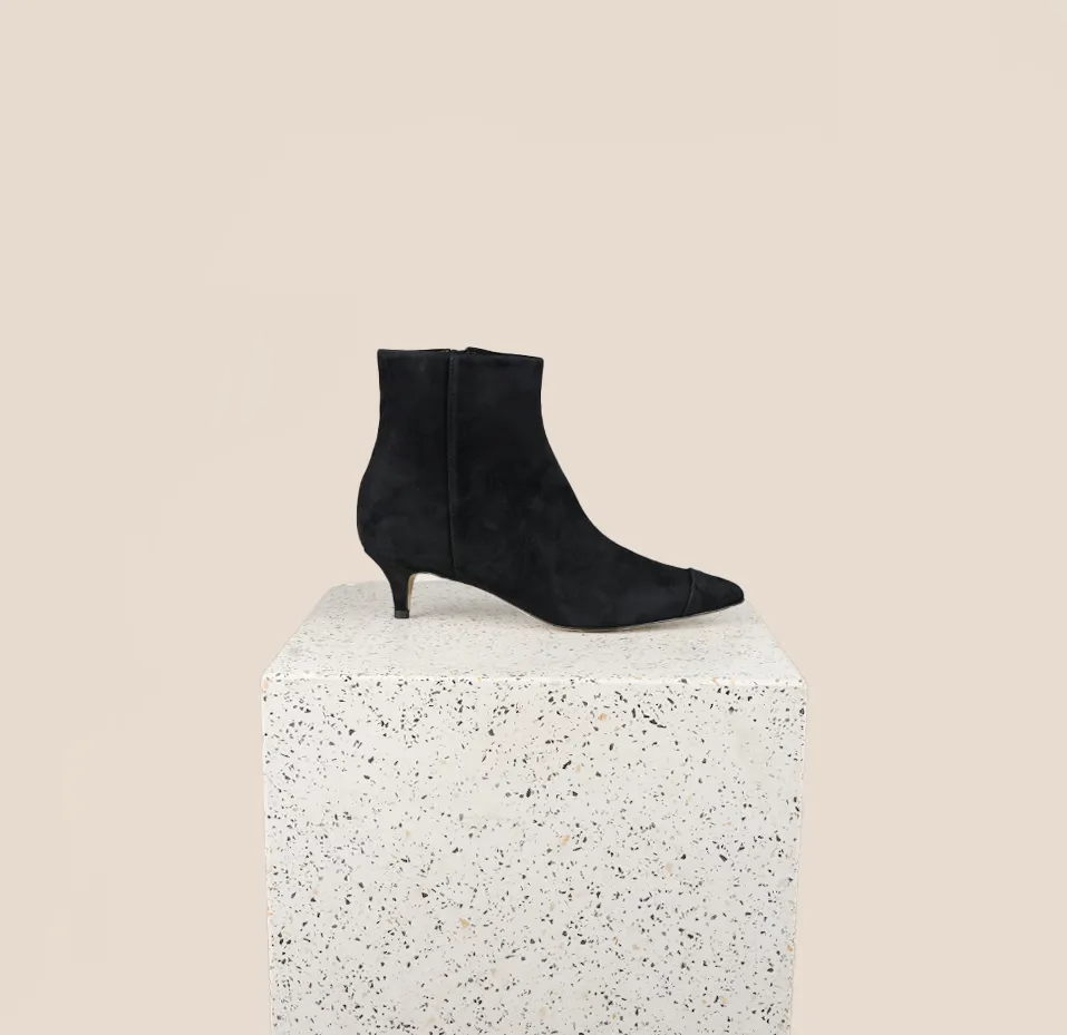 Mantova - Black Suede Comfortable Walk