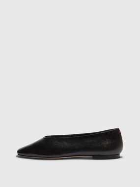 Kirsten Ballet Flats Fashion Forward Design