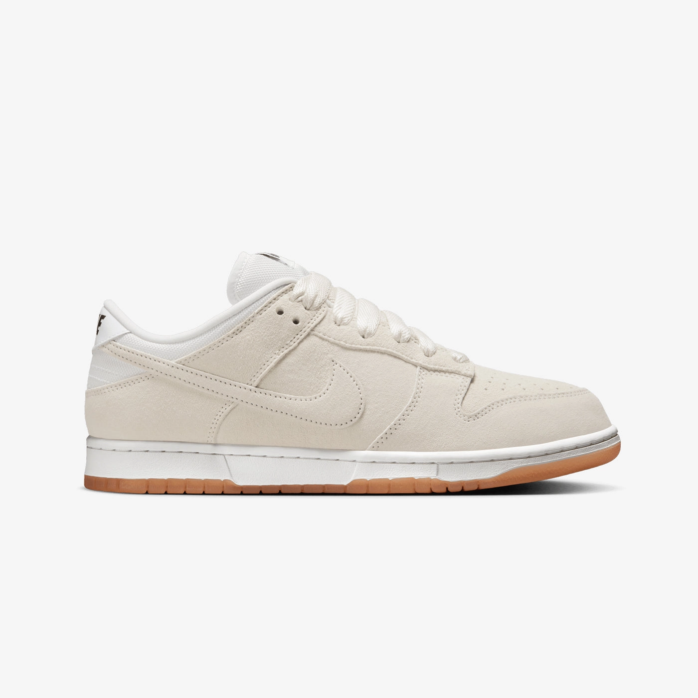 Skater Ride Performance Active Fit Nike SB Dunk Low Pro B (White/Ivory)