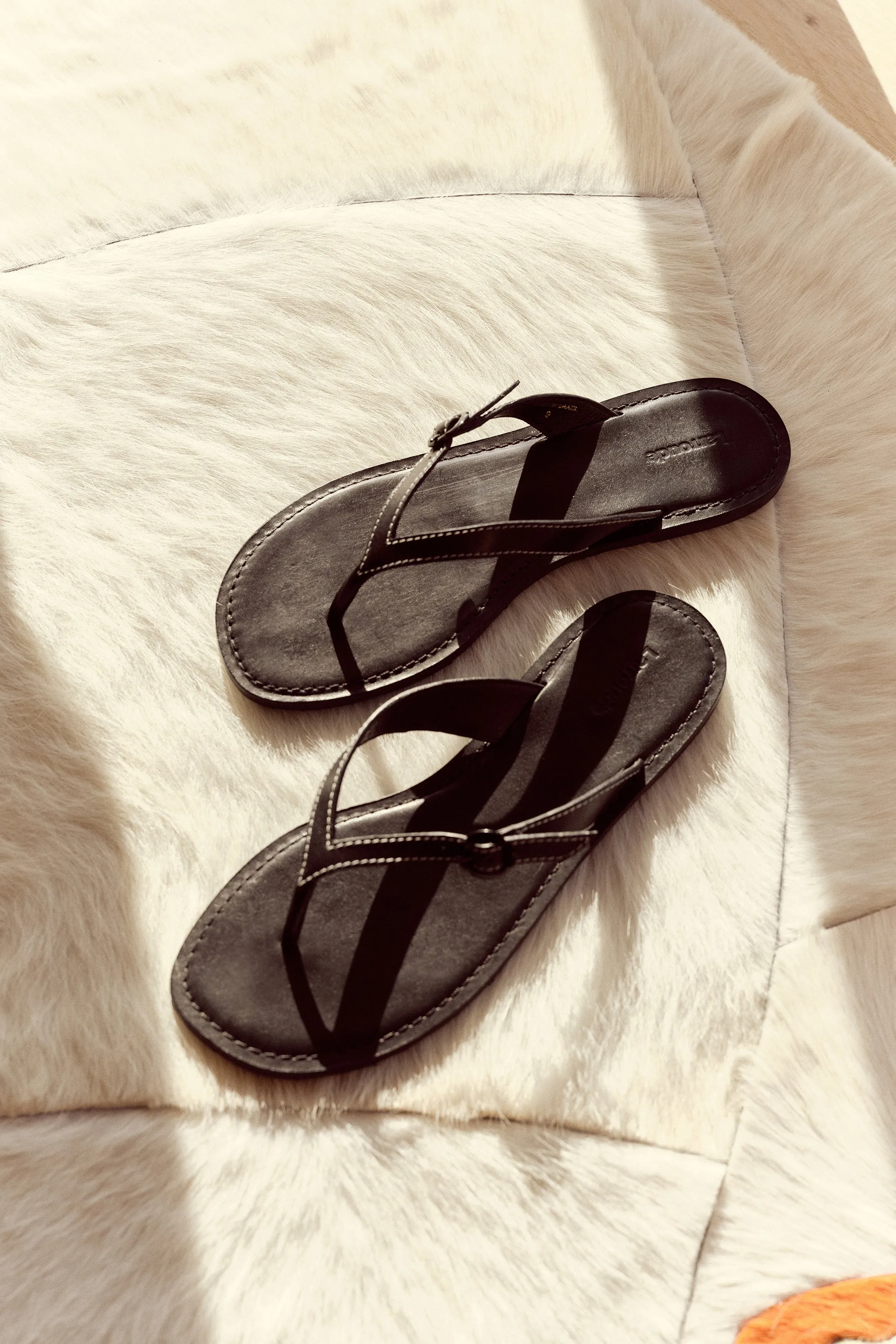 Mary Kate Flat Sandal In Black Leather Work Ready