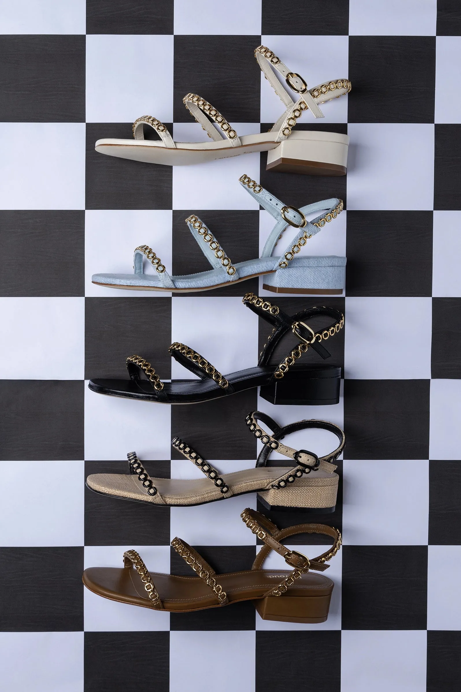 Milanina Flat Sandal In Black Leather Relaxed Style