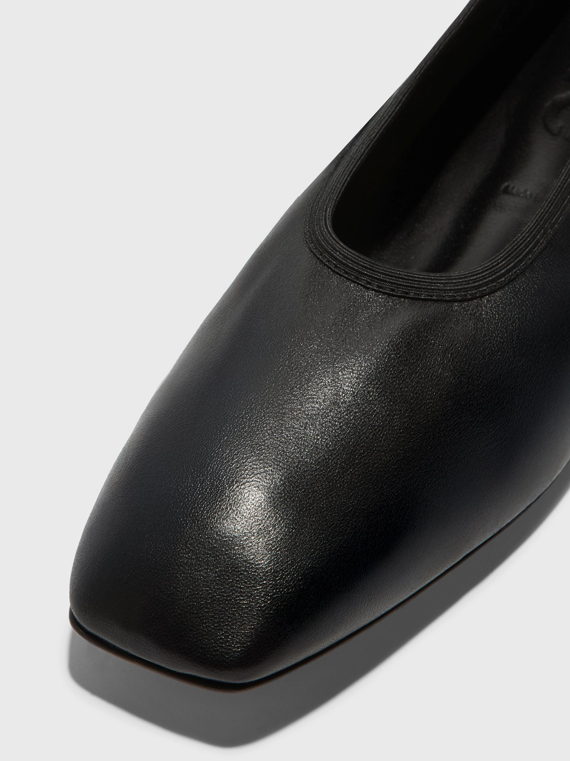 Modern Look Nomi Ruched Flats