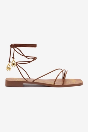 Nadia Flat Sandal In Caramel Leather Trend Comfort Design