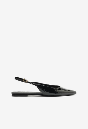 Paola Black Leather Flat Weekend Ready Footwear