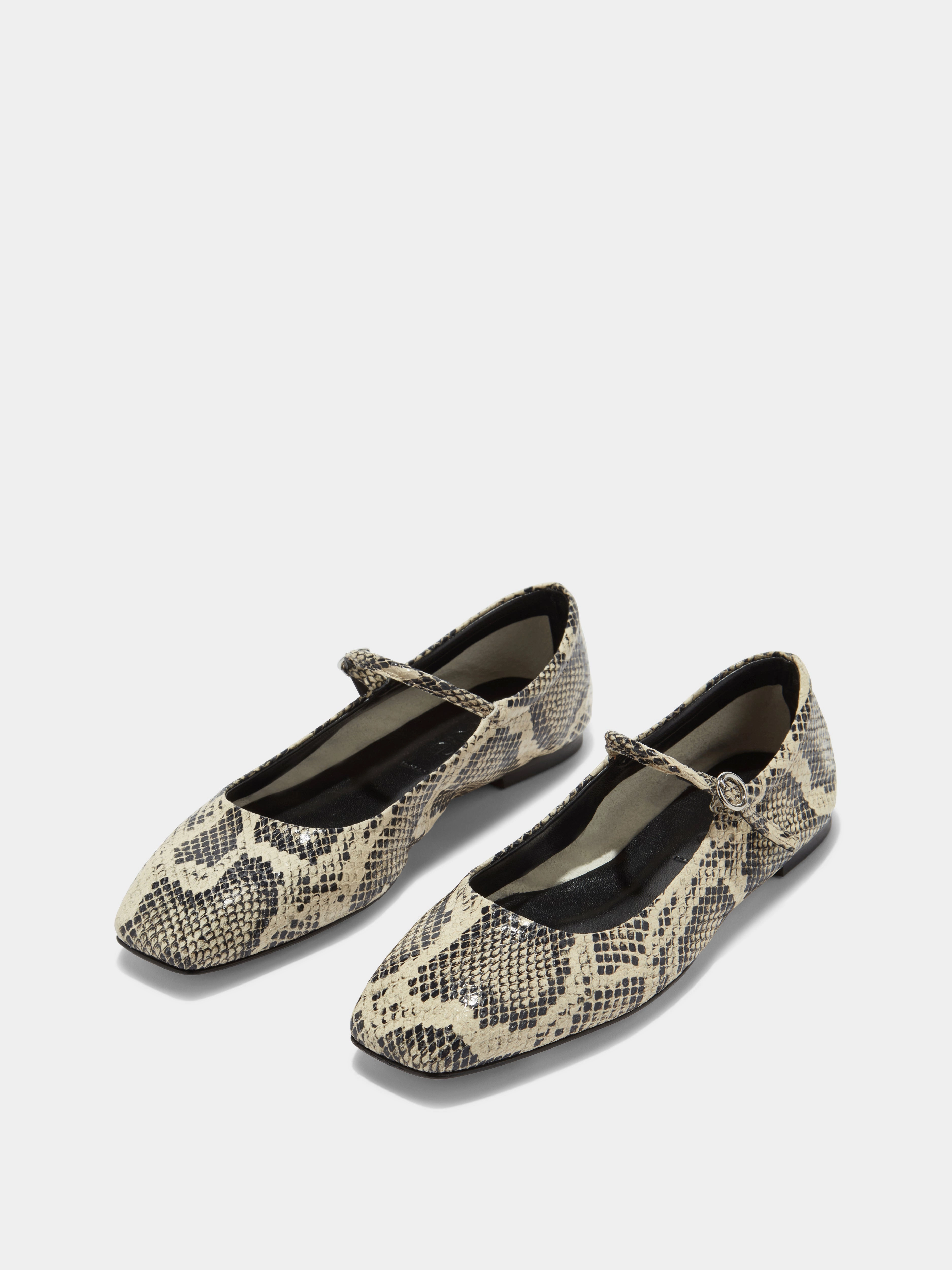 Practical Comfort Uma Mary-Janes Flats