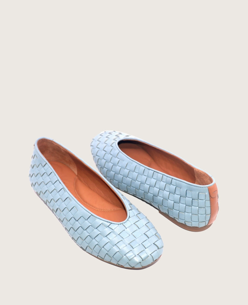 Premium Craftsmanship GENTLE SOULS - Willow Woven Leather Flat