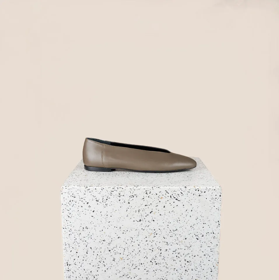 Scala - Taupe Trendy Look