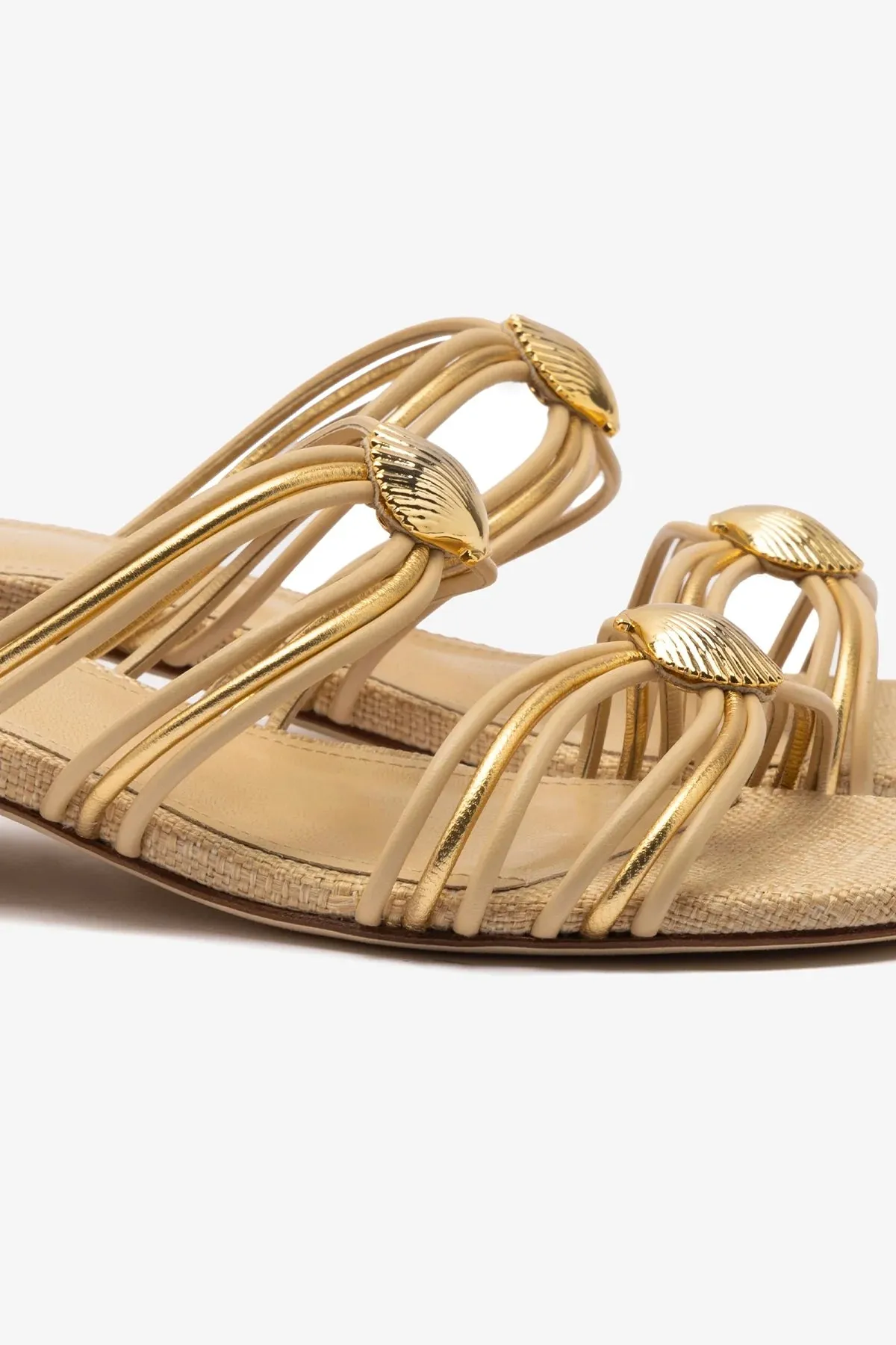 Shelly Flat Mule In Beige Raffia Travel Light