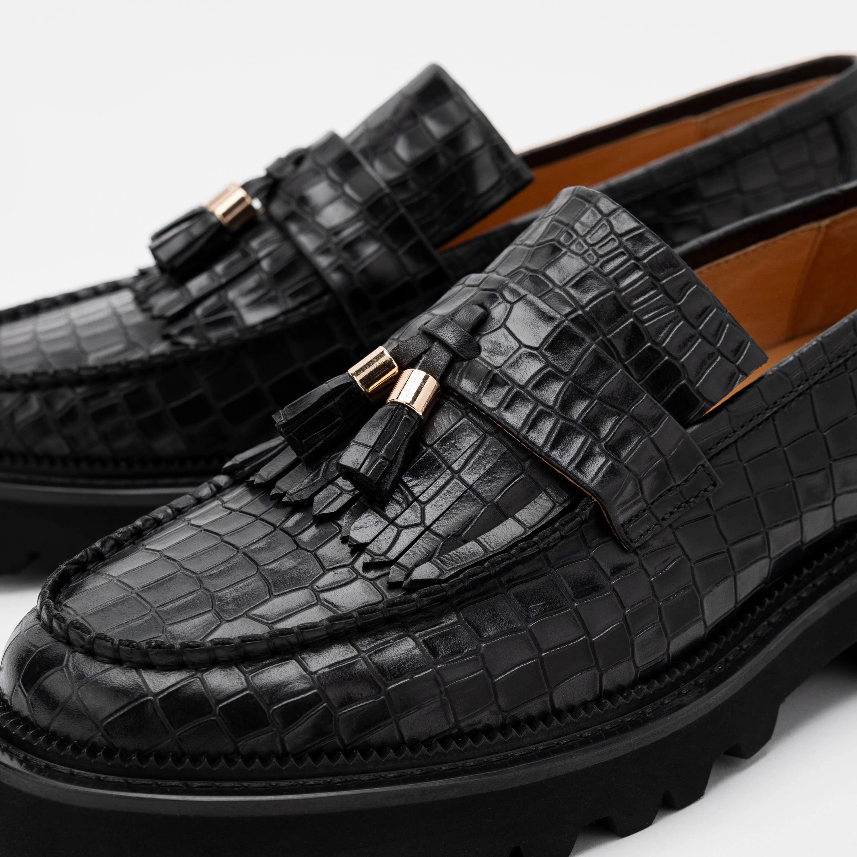 Simple Comfort Journey Black Croc Leather Lug Tassel Loafer