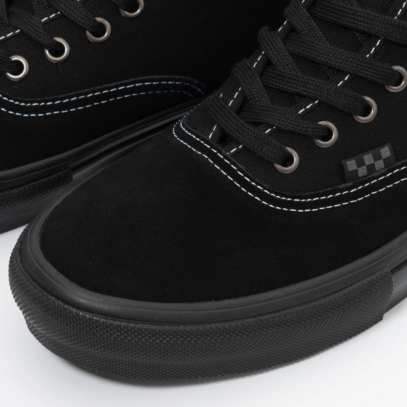 Skate Authentic Mid (Blackout) Urban Edge