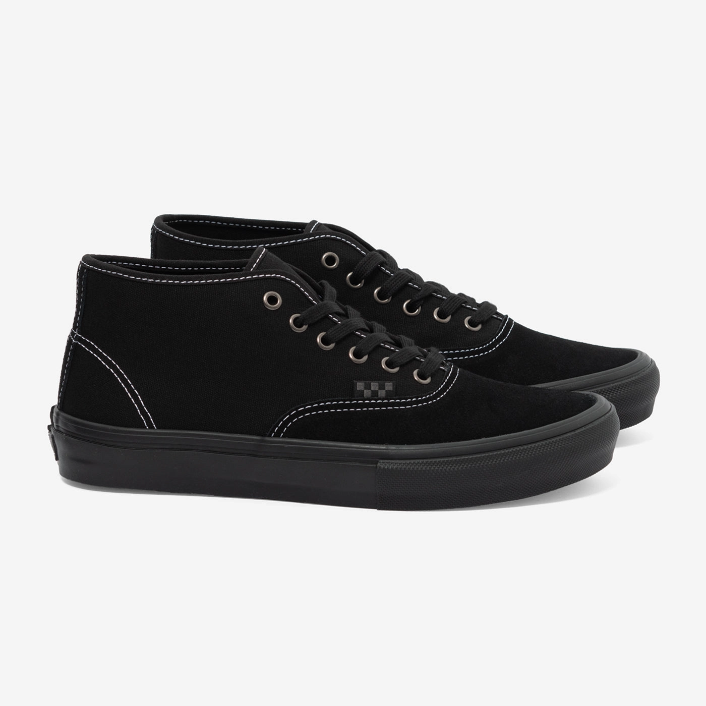 Skate Authentic Mid (Blackout) Performance Focus Grip Flex
