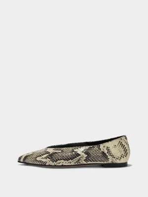 Moa Pointed-Toe Flats Relaxed Look