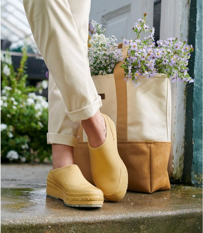 Smooth Motion Women's Bean Light Wellie? Garden Clog