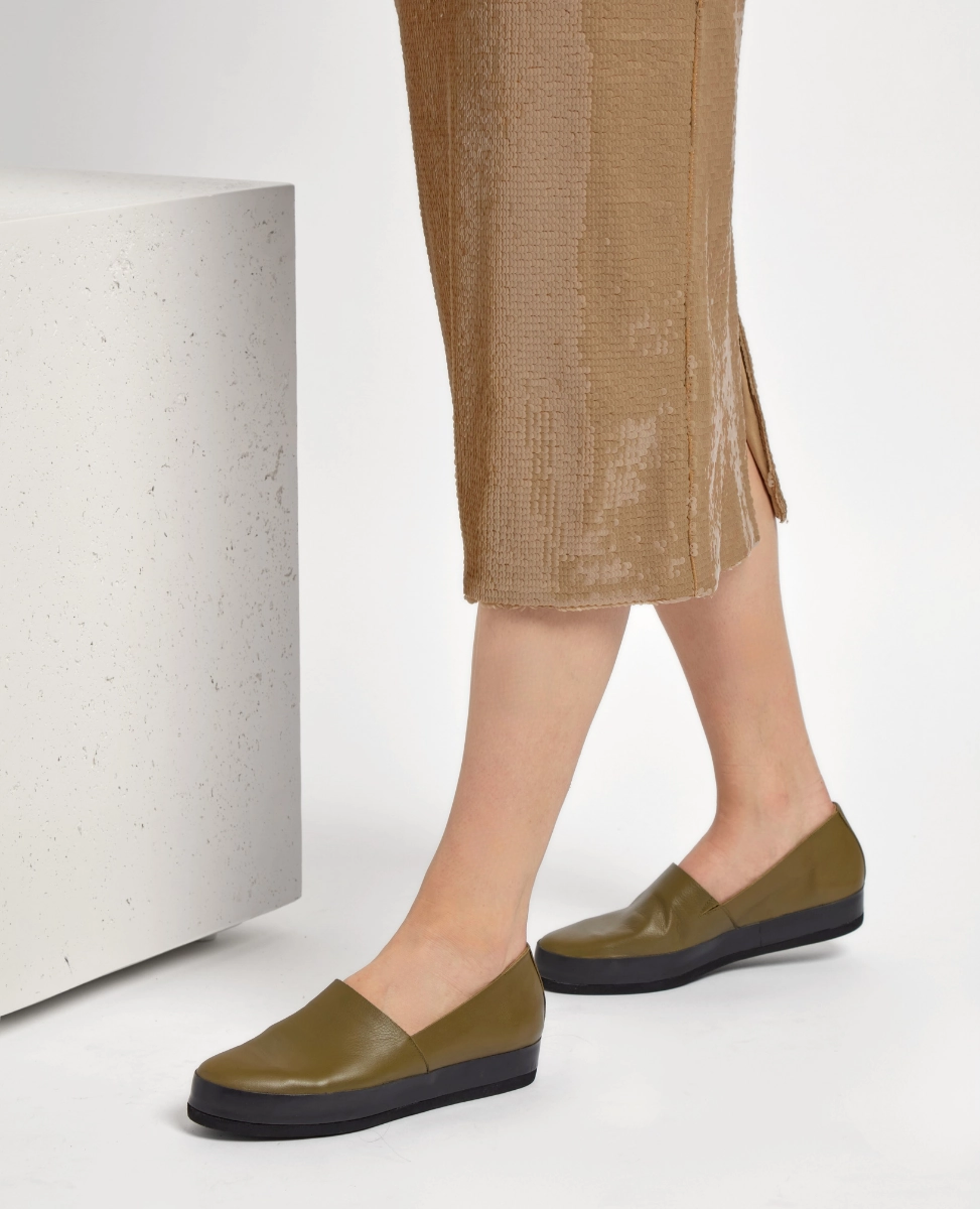 Soft Leather Gentian Flat
