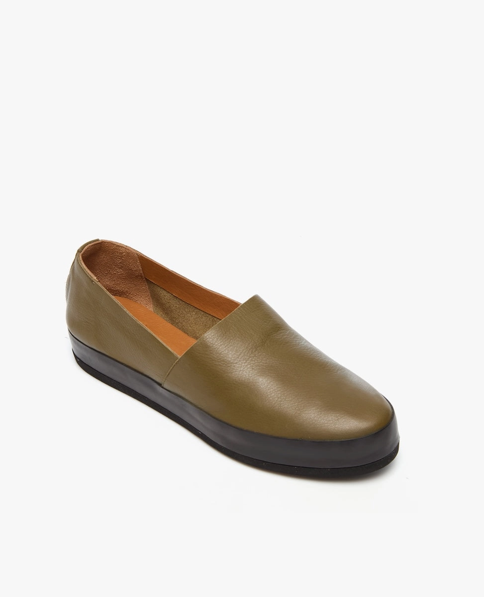 Soft Leather Gentian Flat