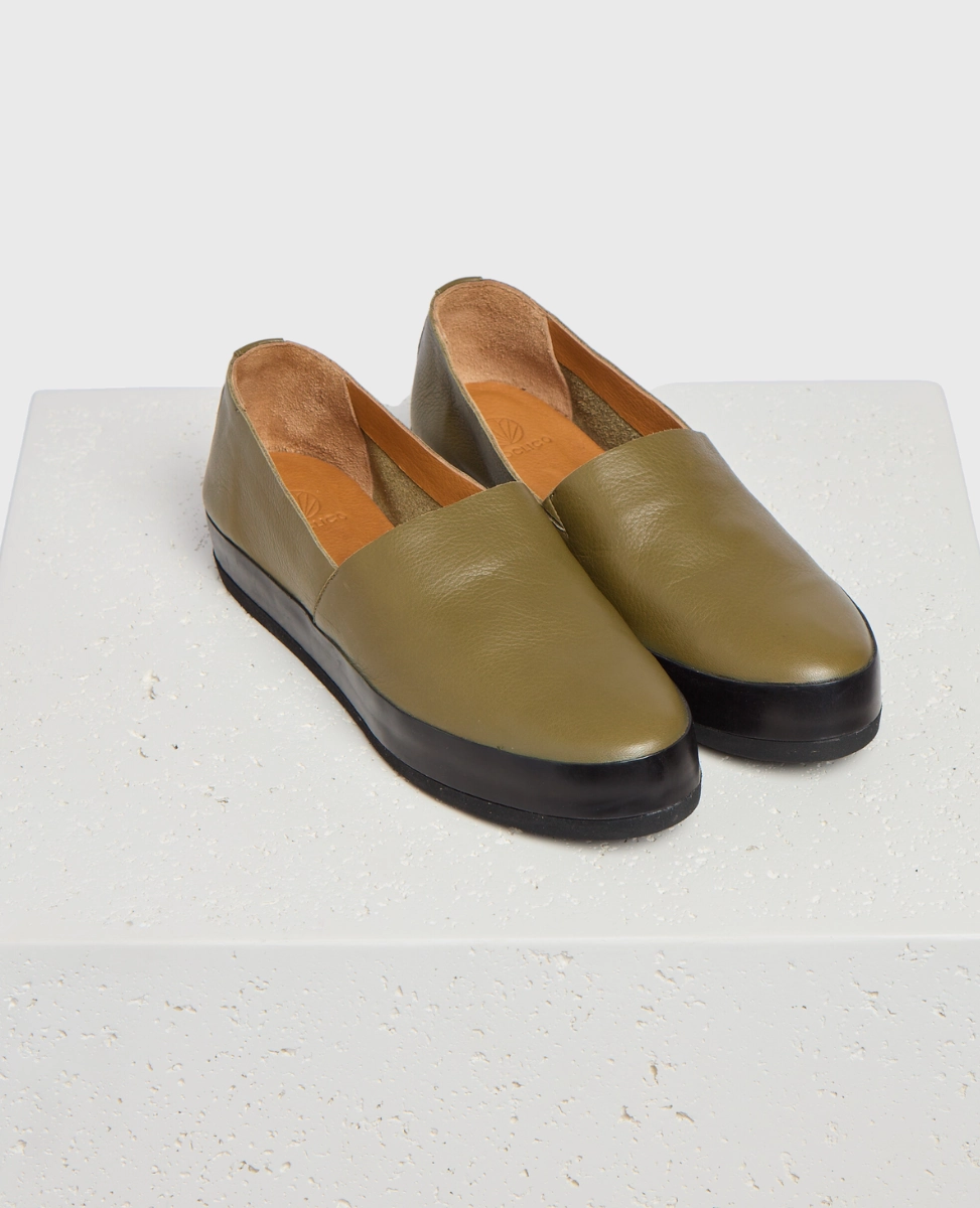 Soft Leather Gentian Flat