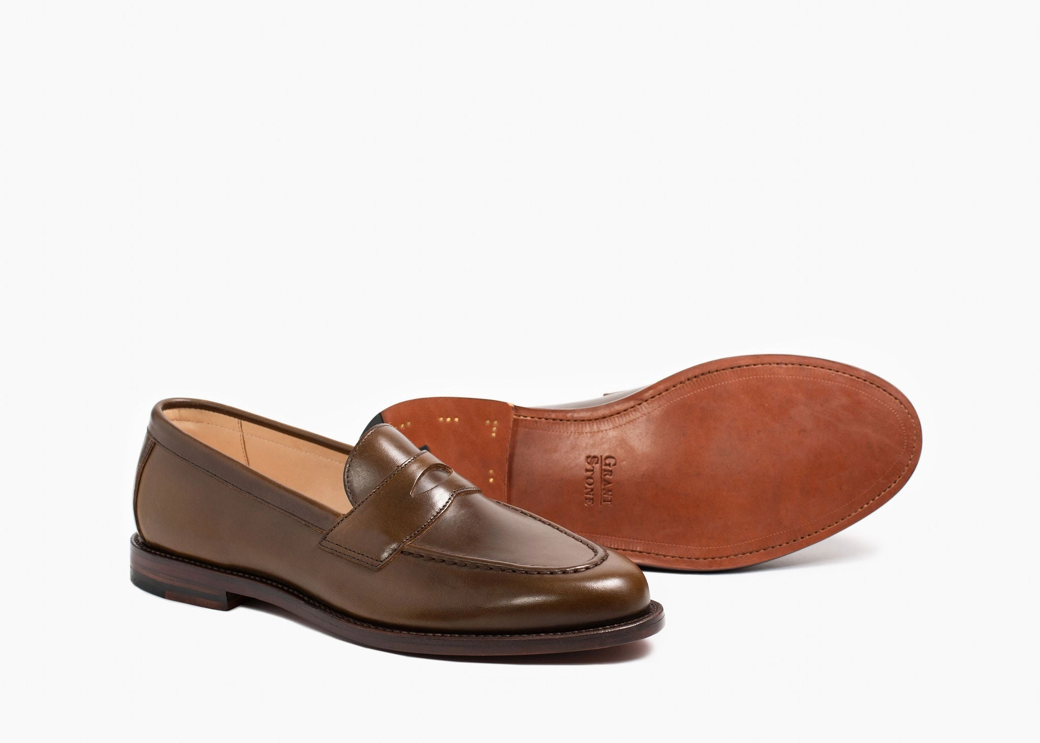 Stain-Resistant Traveler Penny Dark Olive Chromexcel