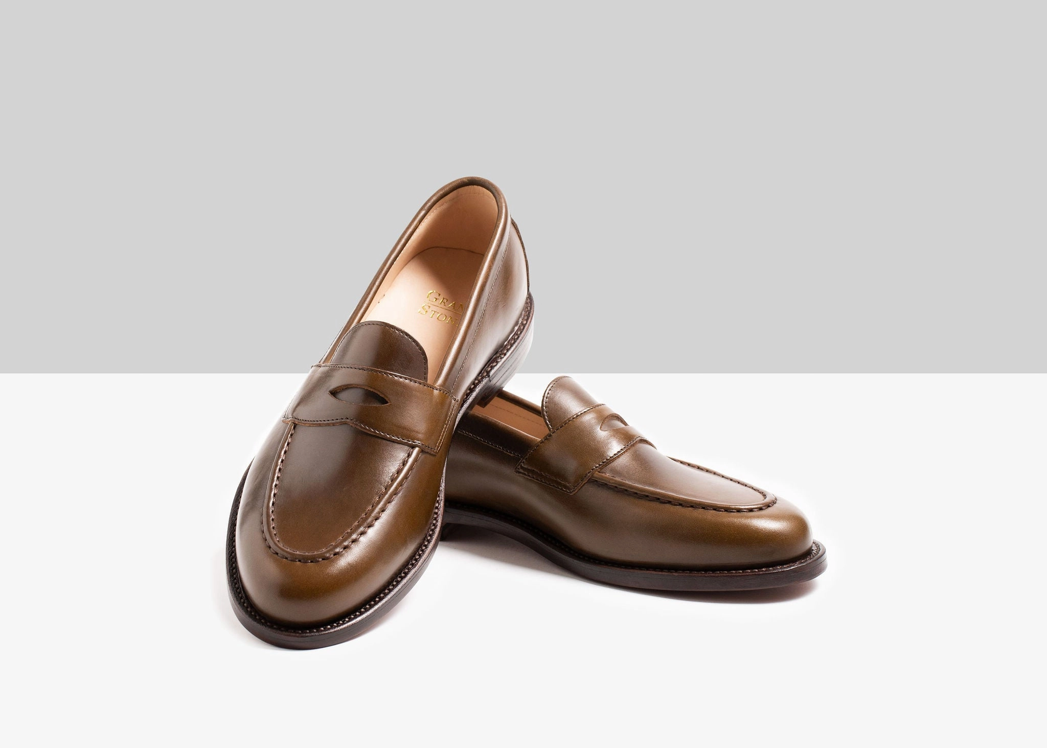 Stain-Resistant Traveler Penny Dark Olive Chromexcel
