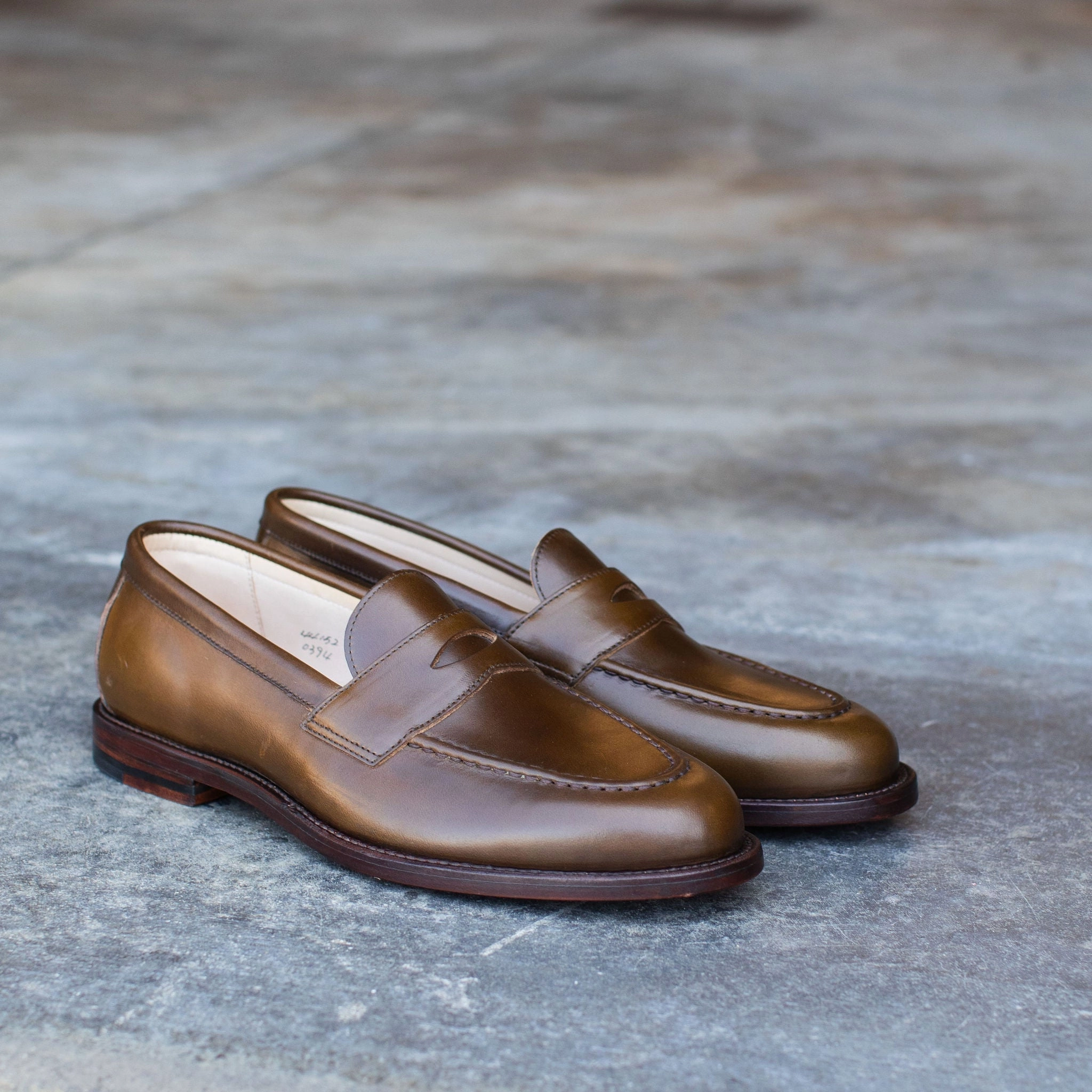 Stain-Resistant Traveler Penny Dark Olive Chromexcel
