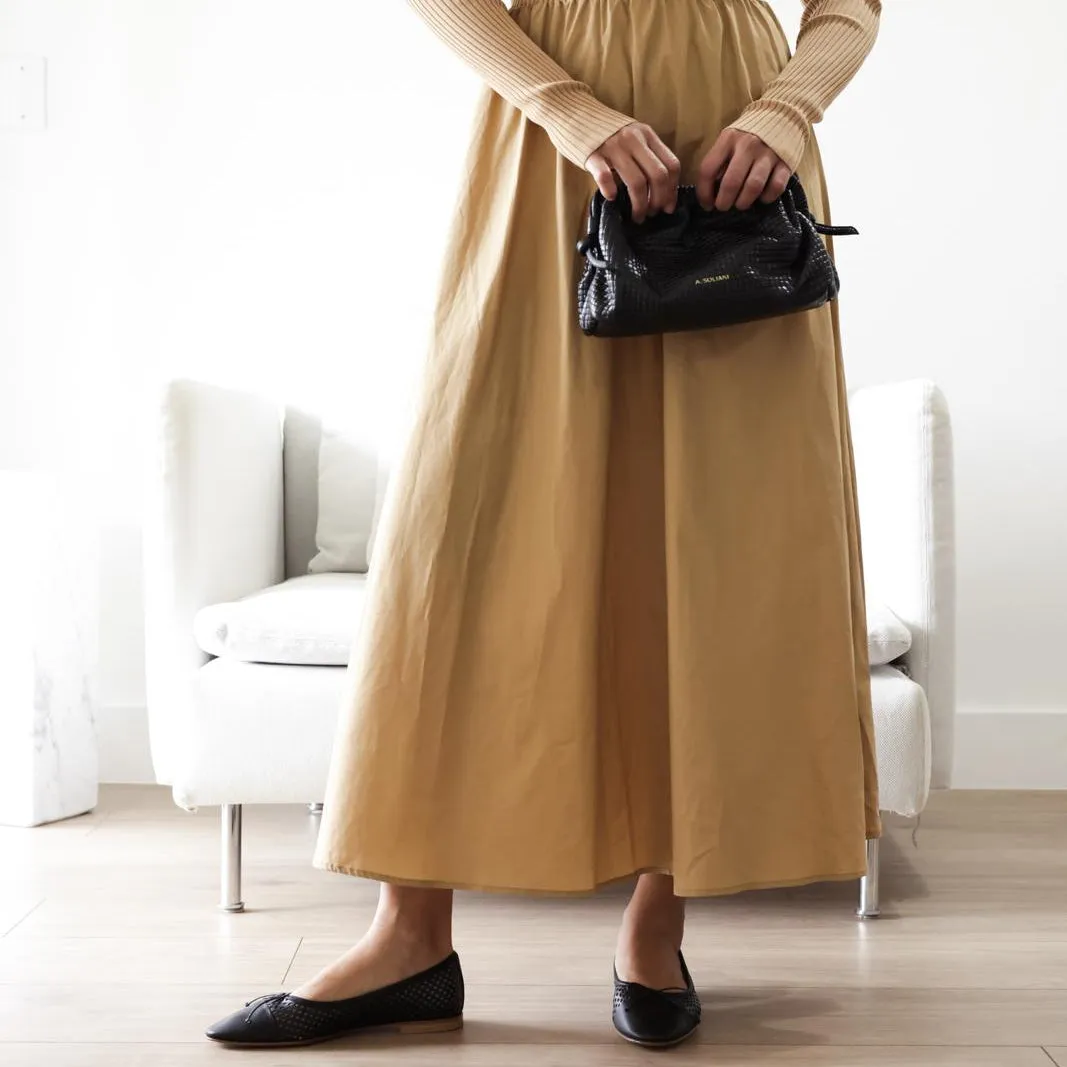 Stylish Basic Como - Perforated Black Leather