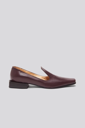Olympia Loafer in Pinot (USA) Cushioned heel simple design