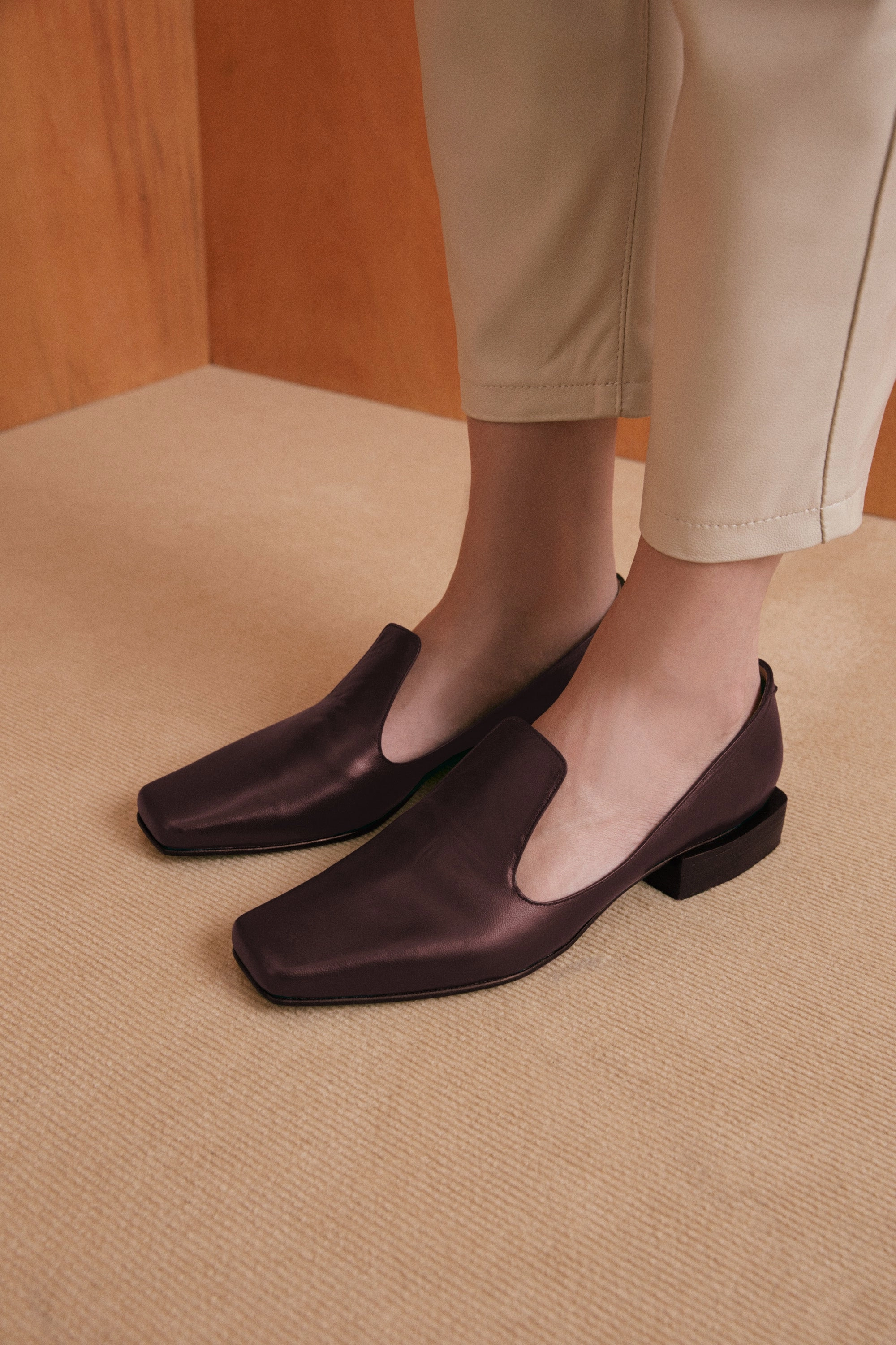 Supportive Walk Olympia Loafer in Pinot (USA)