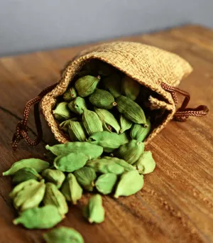 Teakwood & Cardamom - Premium Fragrance Oil