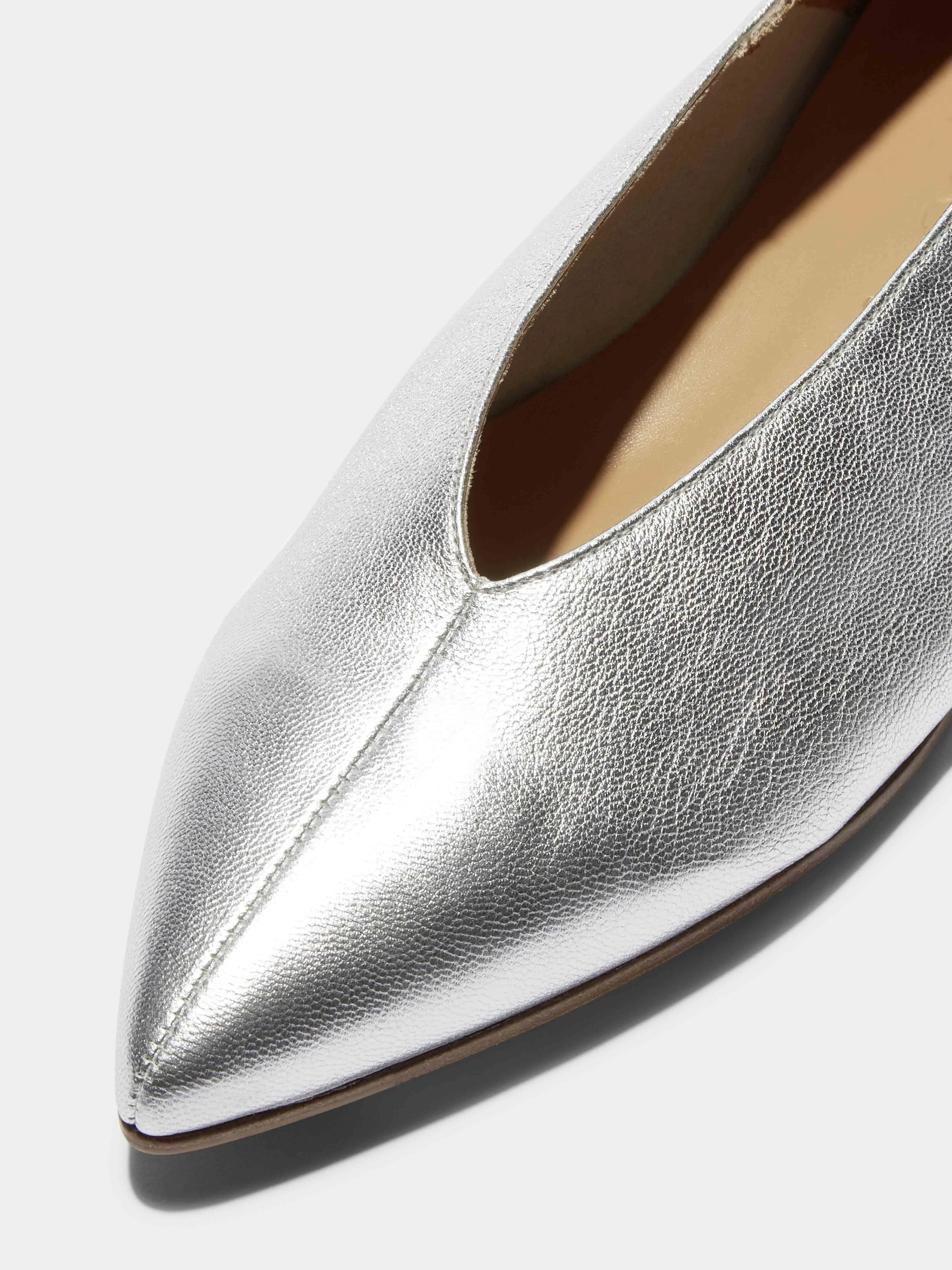 Travel Light Moa Pointed-Toe Flats
