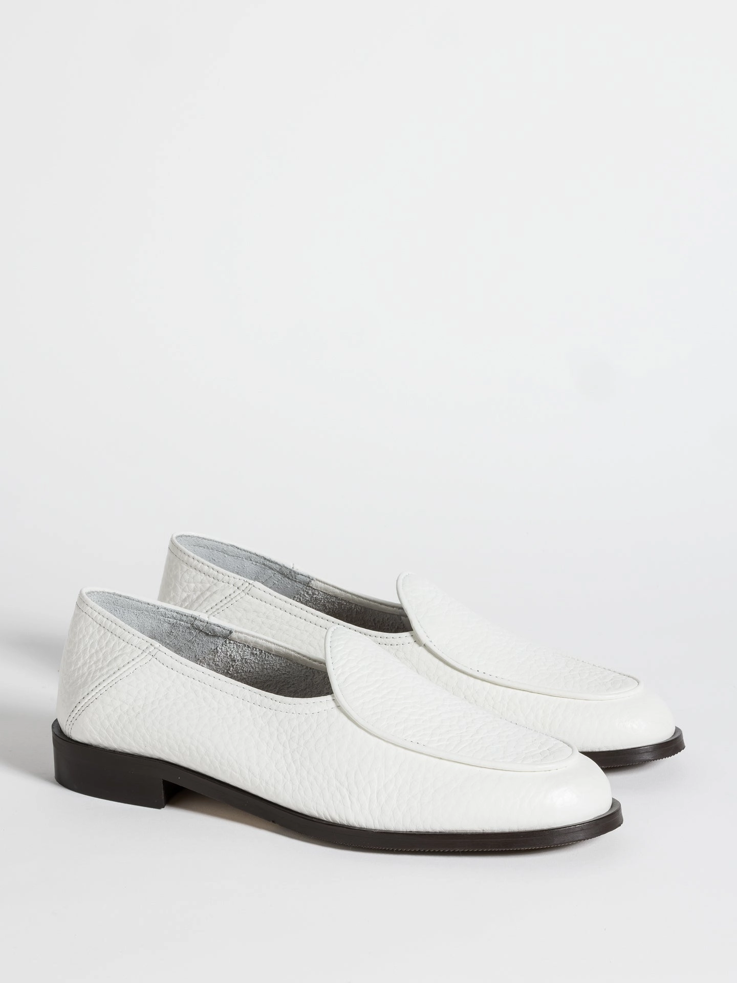 CHRIS WHITE Premium Feel