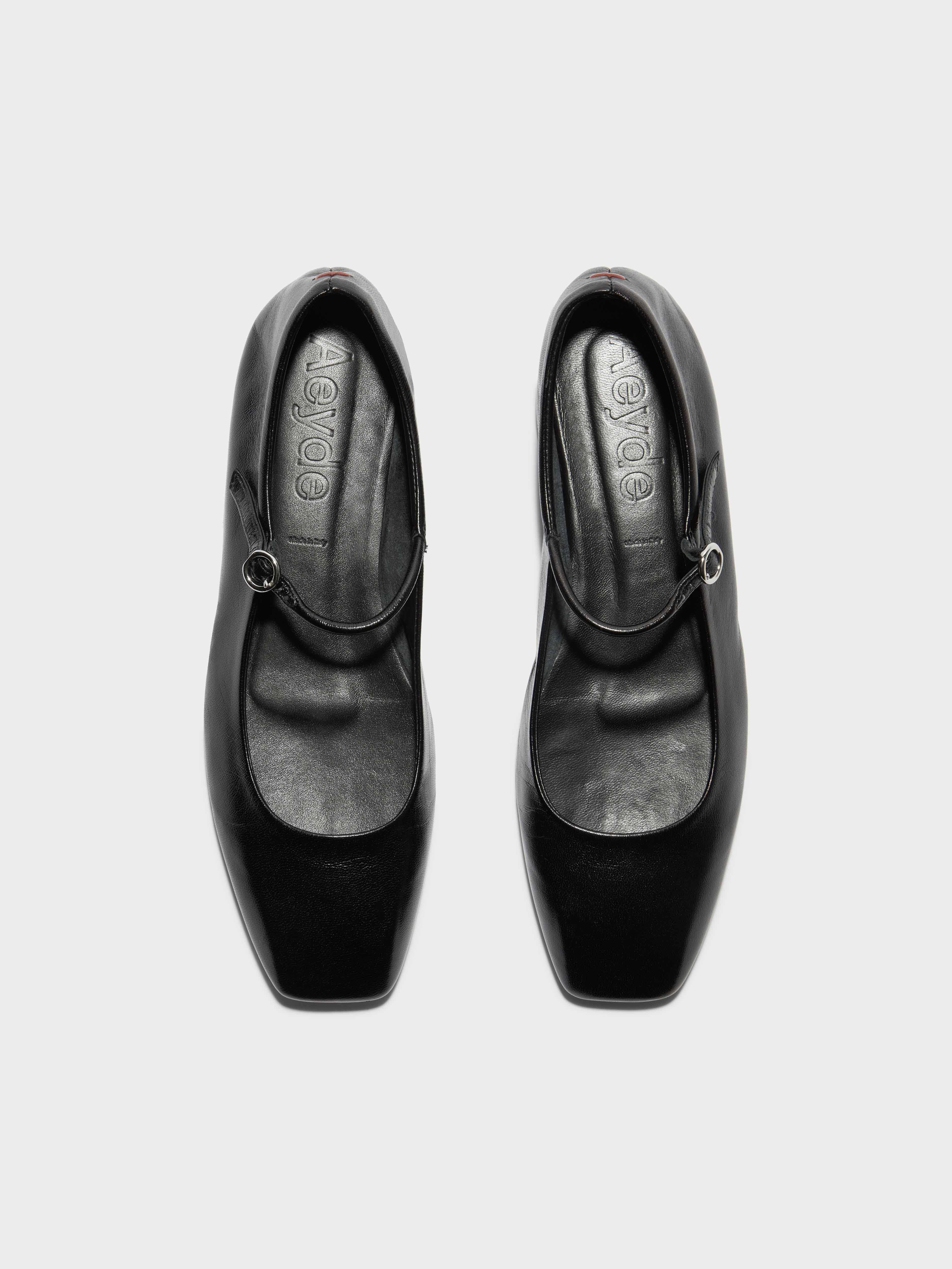 Uma Mary-Jane Flats Timeless Walk