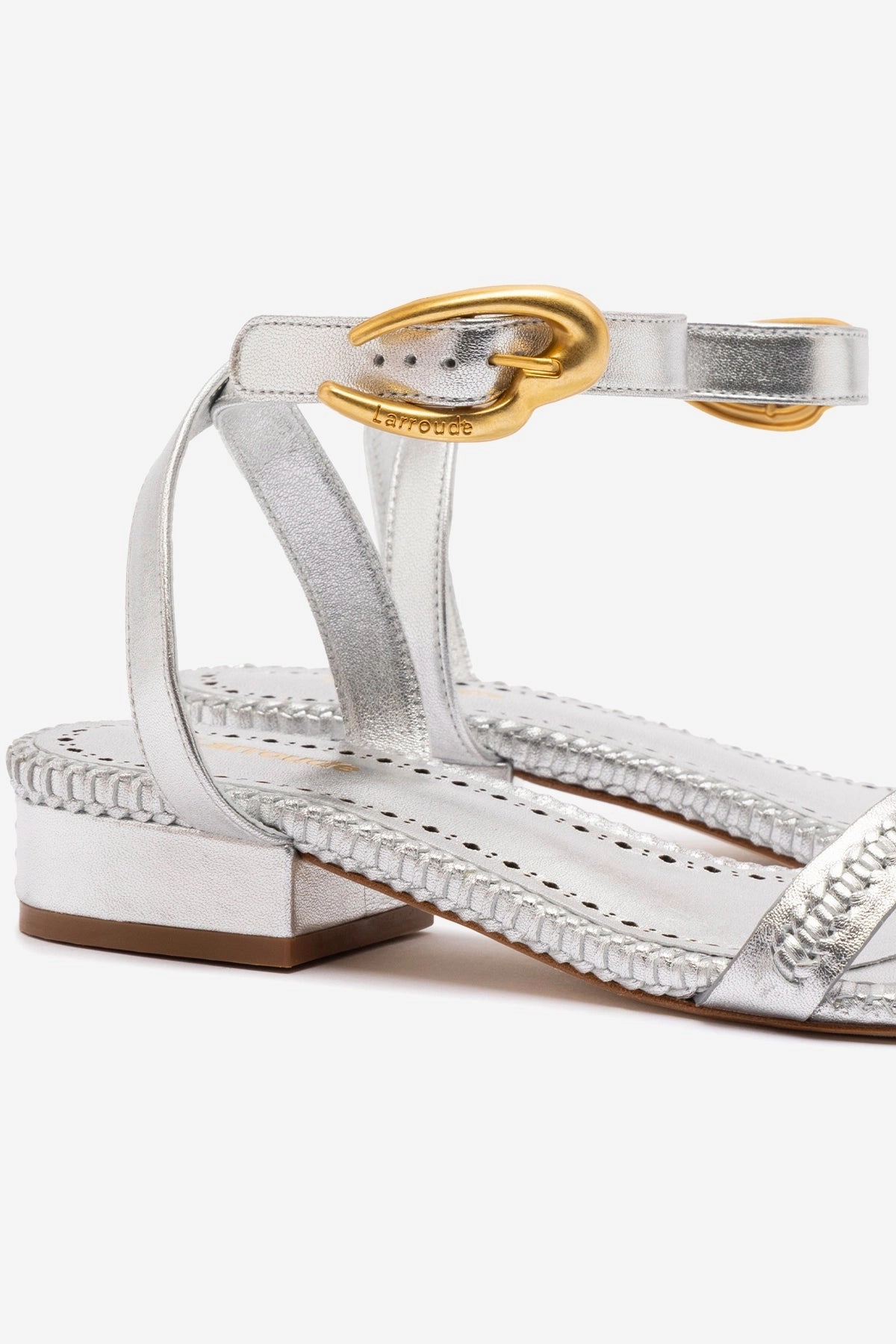 Verona Flat Sandal In Silver Metallic Leather elegant design