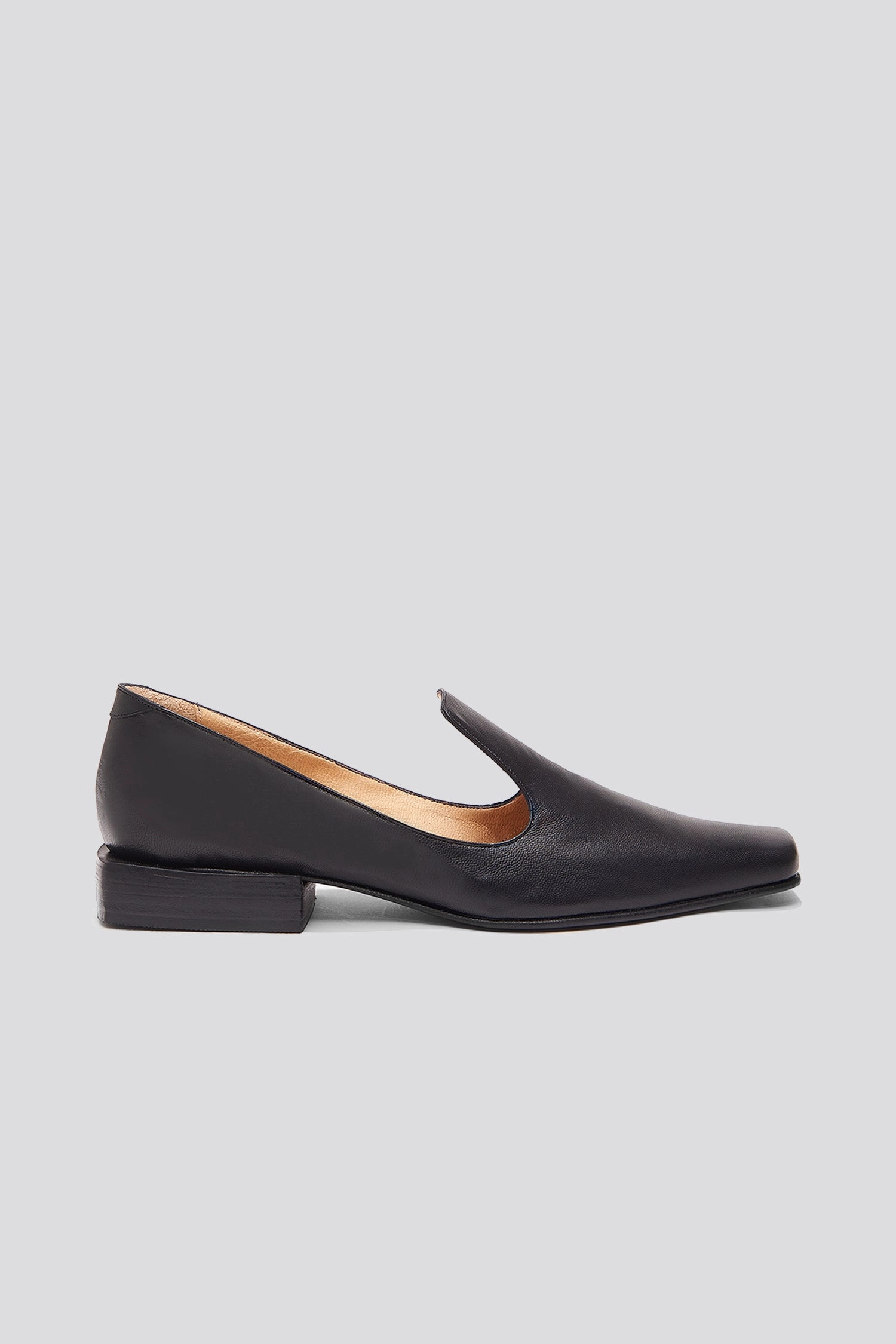 Horsebit Detail Olympia Loafer in Black (USA)