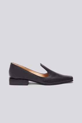 Horsebit Detail Olympia Loafer in Black (USA)