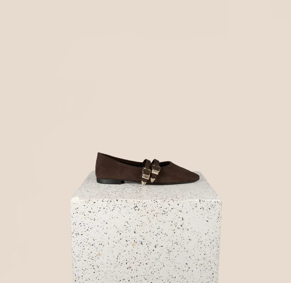 Udine - Chocolate Suede Casual Elegance