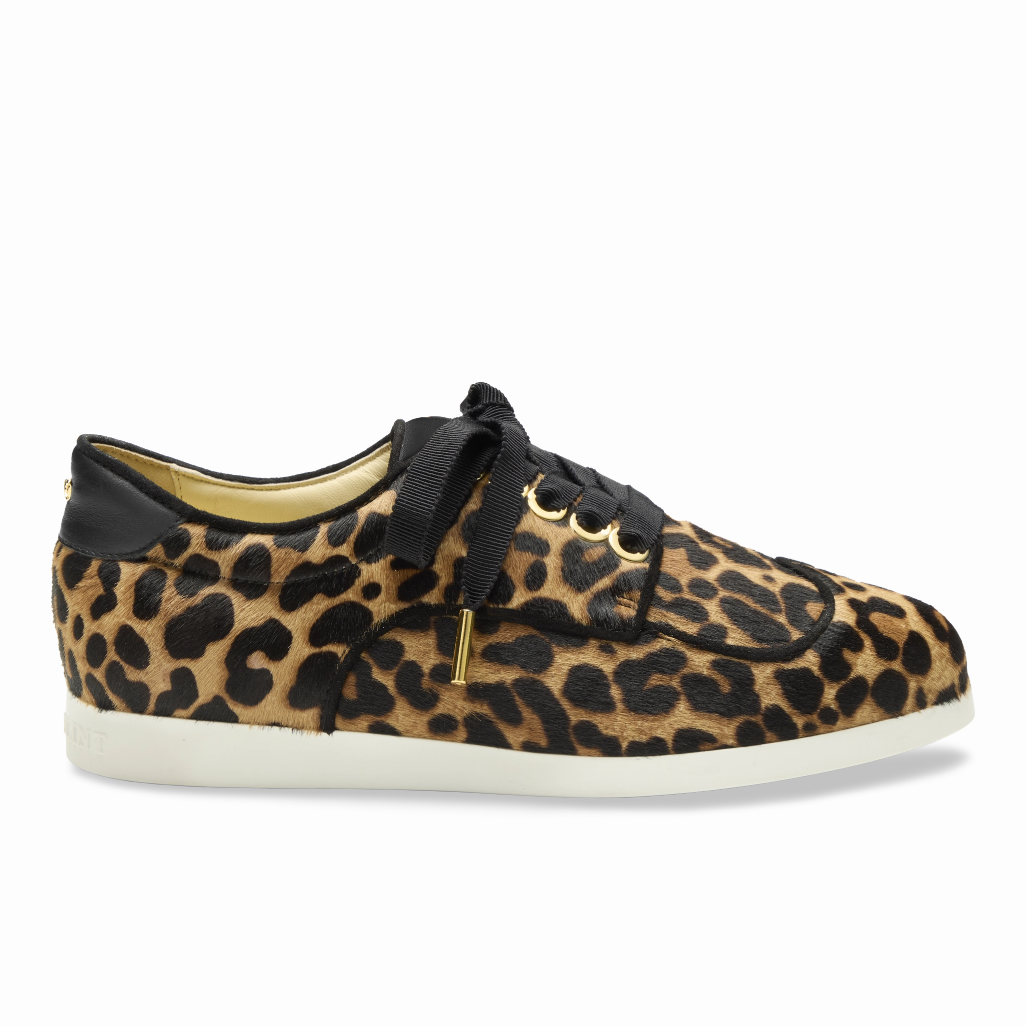 Wanderlust Oxford Chic Comfort