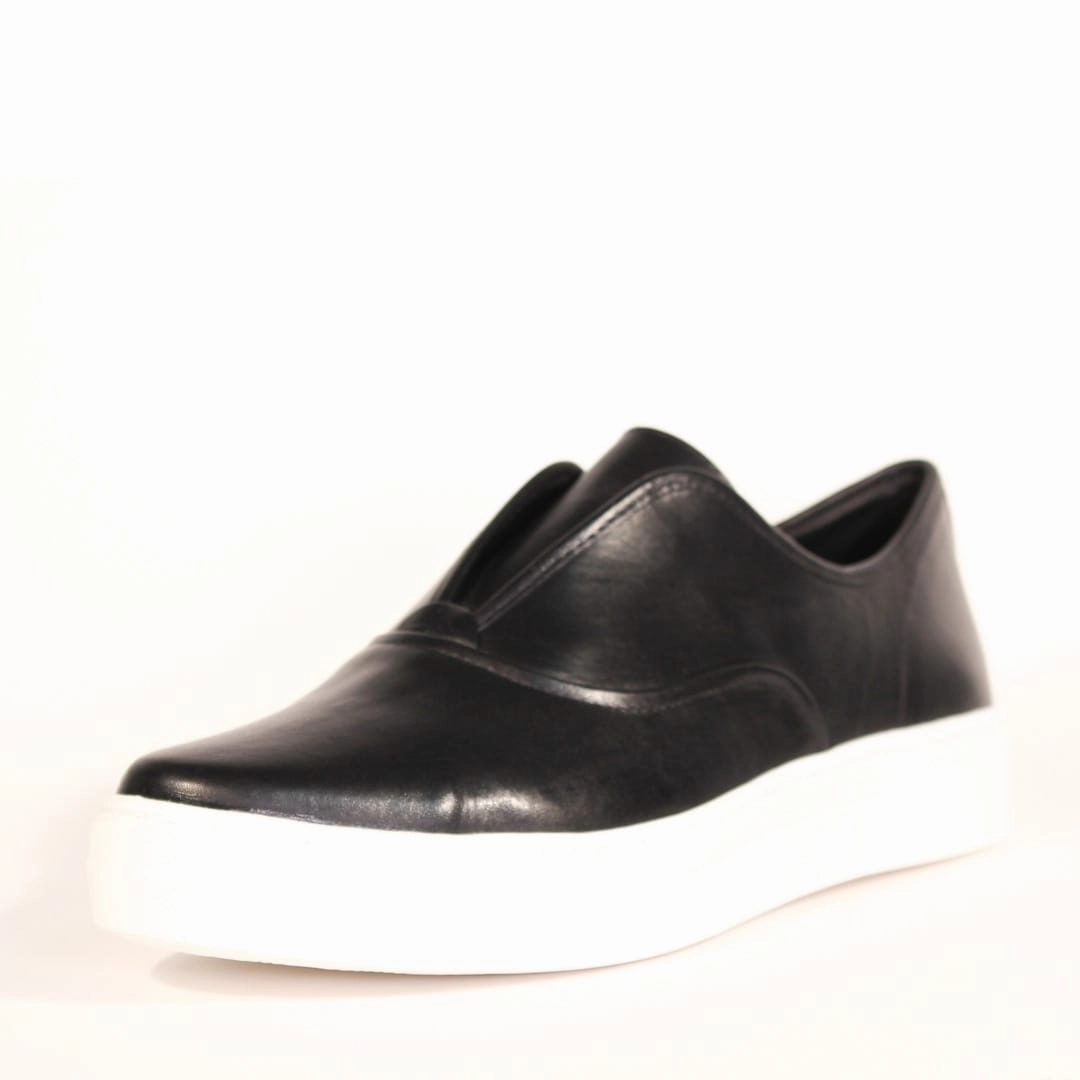 Wonder Slip On Leather Sneakers Elegant Comfort