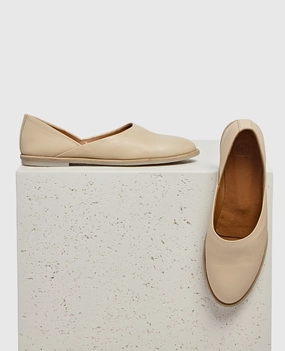 Yen Flat Cozy Cushioning